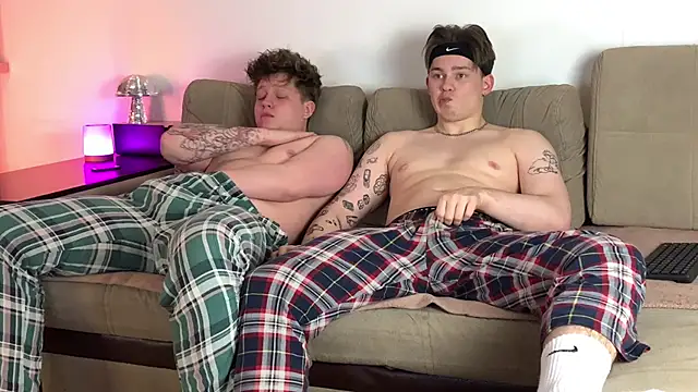 Snapshot of twoguyspleasure chatting on 03.03.25 twoguyspleasure online show from 03.03.25