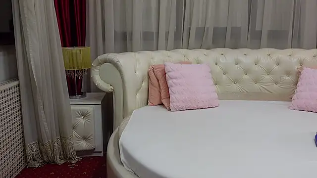 NinaCrystal1 online show from 02.20.25