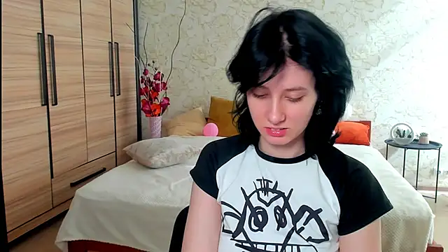 JulisSweet online show from 03.15.25