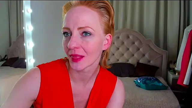 Snapshot of SquirtyAlisa chatting on 02.21.25 SquirtyAlisa online show from 02.21.25