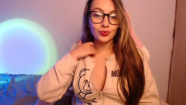 lalawhitte online show from 10.11.25