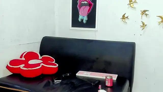 Snapshot of Ebonydollxx chatting on 09.18.25 Ebonydollxx online show from 09.18.25