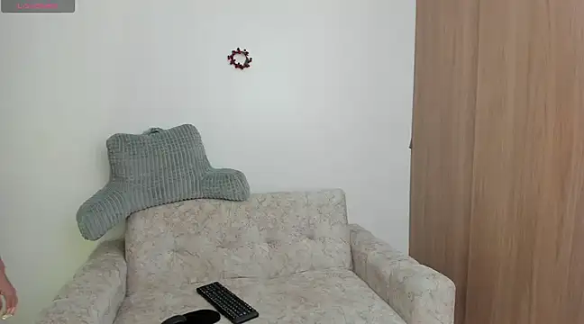 alexandra fiore online show from 01.05.25