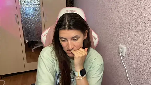 Snapshot of Katrin__kiss chatting on 04.28.26 Katrin kiss online show from 04.28.26