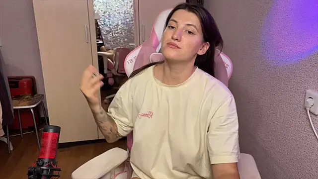 Snapshot of Katrin__kiss chatting on 07.19.26 Katrin kiss online show from 07.19.26