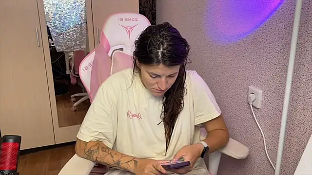 Snapshot of Katrin__kiss chatting on 07.22.26 Katrin kiss online show from 07.22.26