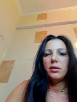 Snapshot of ReiyaRey chatting on 04.24.26 ReiyaRey online show from 04.24.26