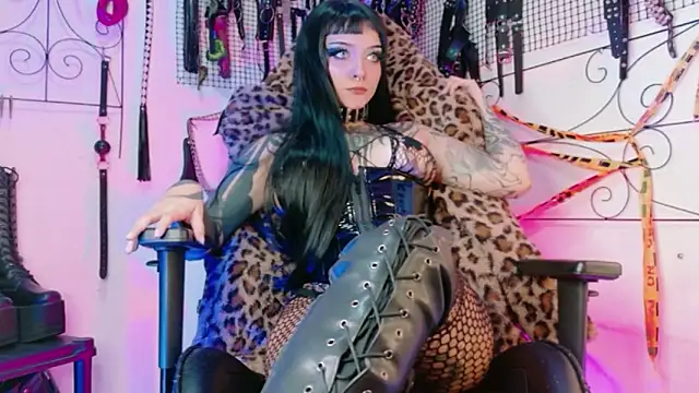 Snapshot of Agatha_BDSM chatting on 04.30.26 Agatha BDSM online show from 04.30.26