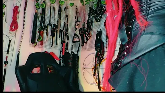 Snapshot of Agatha_BDSM chatting on 05.02.26 Agatha BDSM online show from 05.02.26