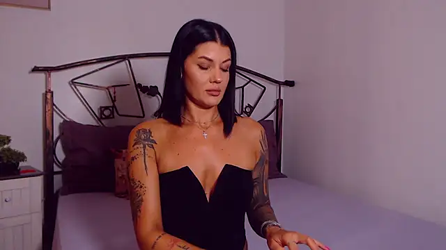YvonneEverlee online show from 07.24.26