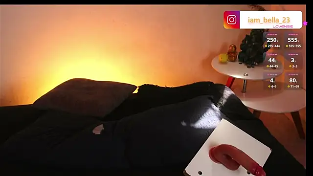 yourtoybella online show from 11.25.25