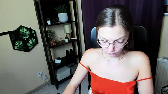 EmillyPlay online show from 02.06.25