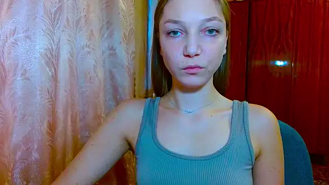 EmillyPlay online show from 12.03.25