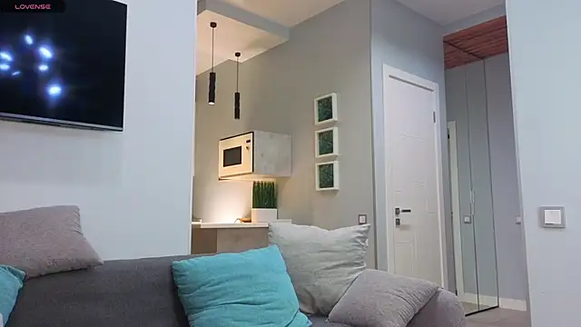 DonnaBurkee online show from 11.05.25