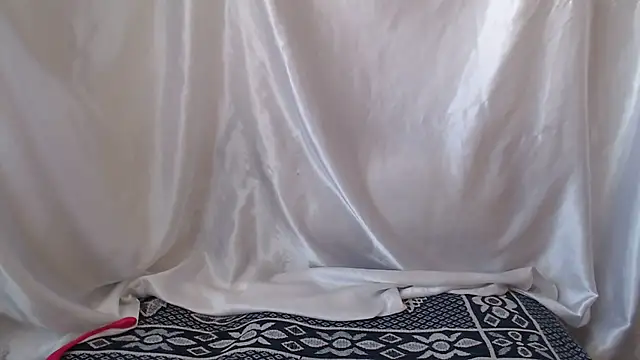 Snapshot of Burberrry_ chatting on 01.18.26 Burberrry online show from 01.18.26