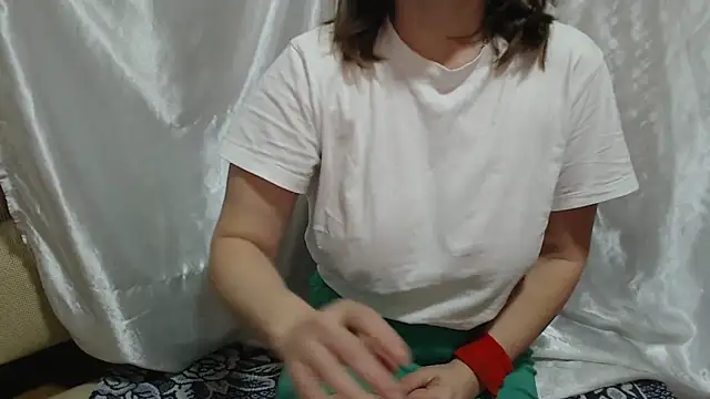 Snapshot of Burberrry_ chatting on 02.13.26 Burberrry online show from 02.13.26