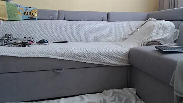 Snapshot of Burberrry_ chatting on 03.26.26 Burberrry online show from 03.26.26