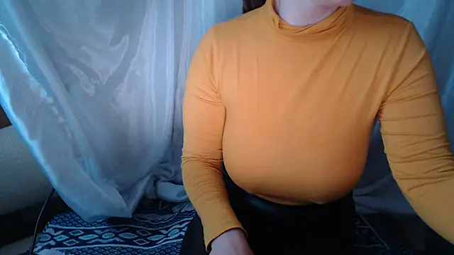 Snapshot of Burberrry_ chatting on 03.31.26 Burberrry online show from 03.31.26