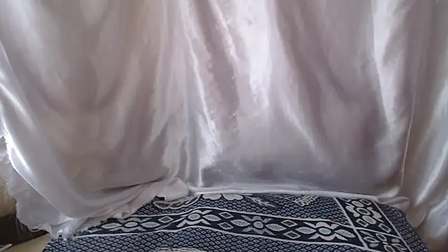 Snapshot of Burberrry_ chatting on 04.09.26 Burberrry online show from 04.09.26