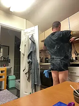 Snapshot of Yourhotboy_42 chatting on 03.05.25 Yourhotboy 42 online show from 03.05.25