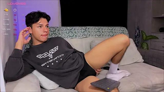 Snapshot of Alexxblue chatting on 02.11.25 Alexxblue online show from 02.11.25