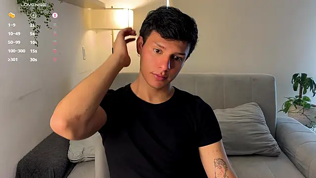 Snapshot of Alexxblue chatting on 11.14.25 Alexxblue online show from 11.14.25