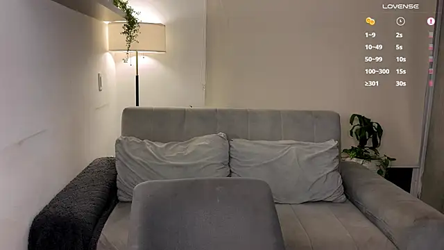 Snapshot of Alexxblue chatting on 11.19.25 Alexxblue online show from 11.19.25