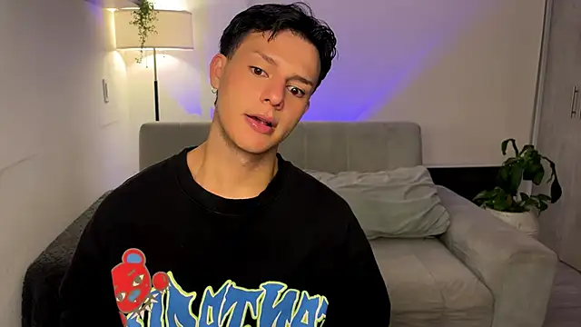 Snapshot of Alexxblue chatting on 11.20.25 Alexxblue online show from 11.20.25