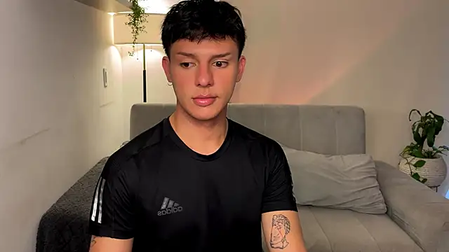 Snapshot of Alexxblue chatting on 11.20.25 Alexxblue online show from 11.20.25