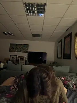 Snapshot of hardmecl chatting on 12.20.24 hardmecl online show from 12.20.24