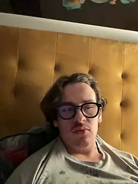 Snapshot of hardmecl chatting on 01.22.25 hardmecl online show from 01.22.25