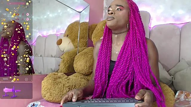 Snapshot of puca_ebony chatting on 12.23.24 puca ebony online show from 12.23.24