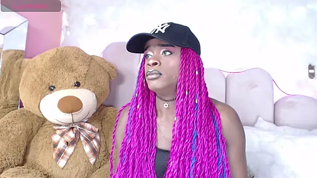 Snapshot of puca_ebony chatting on 01.16.25 puca ebony online show from 01.16.25