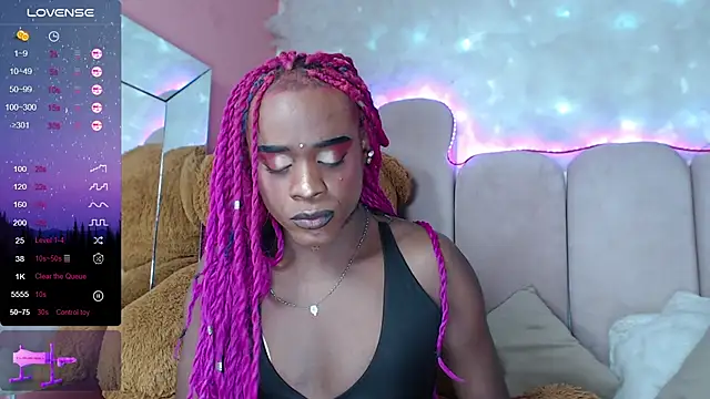 Snapshot of puca_ebony chatting on 01.21.25 puca ebony online show from 01.21.25