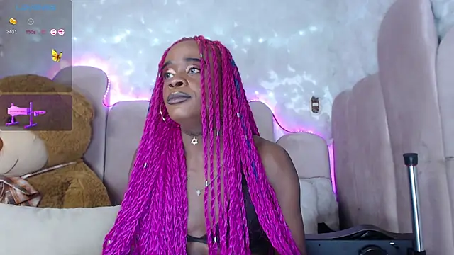 Snapshot of puca_ebony chatting on 01.24.25 puca ebony online show from 01.24.25