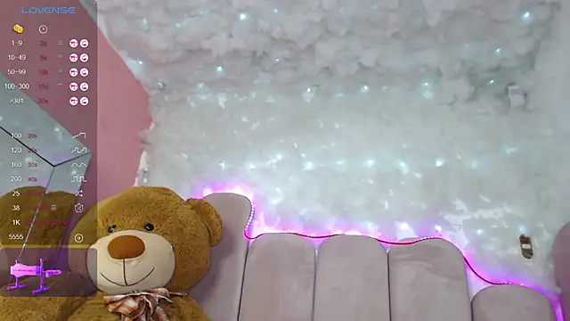 Snapshot of puca_ebony chatting on 01.31.25 puca ebony online show from 01.31.25