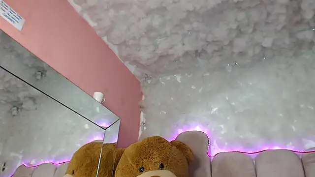 Snapshot of puca_ebony chatting on 02.03.25 puca ebony online show from 02.03.25