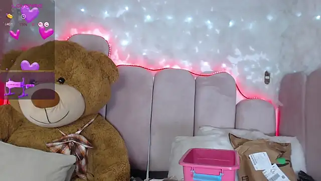 Snapshot of puca_ebony chatting on 02.14.25 puca ebony online show from 02.14.25