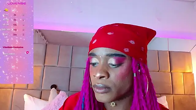 Snapshot of puca_ebony chatting on 02.24.25 puca ebony online show from 02.24.25