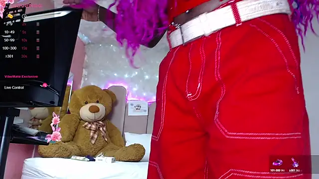 Snapshot of puca_ebony chatting on 03.20.25 puca ebony online show from 03.20.25