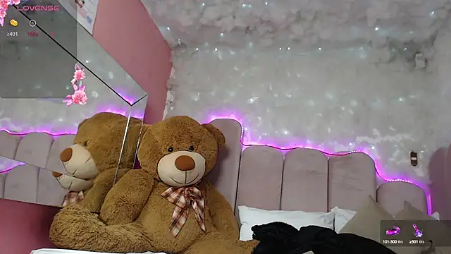 Snapshot of puca_ebony chatting on 03.20.25 puca ebony online show from 03.20.25