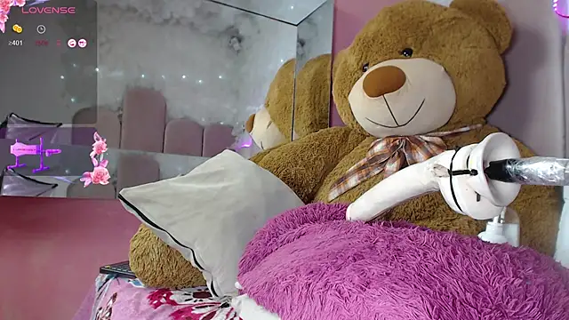 Snapshot of puca_ebony chatting on 03.20.25 puca ebony online show from 03.20.25