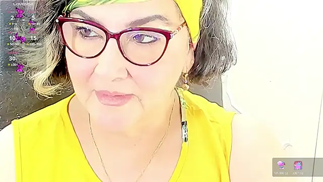 Snapshot of cataleya_mom chatting on 06.12.26 cataleya mom online show from 06.12.26