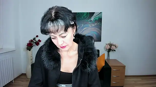 Snapshot of Silvia_Wallec chatting on 12.02.25 Silvia Wallec online show from 12.02.25