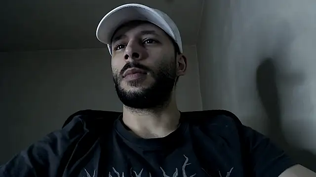 Snapshot of henryaxe chatting on 04.22.26 henryaxe online show from 04.22.26