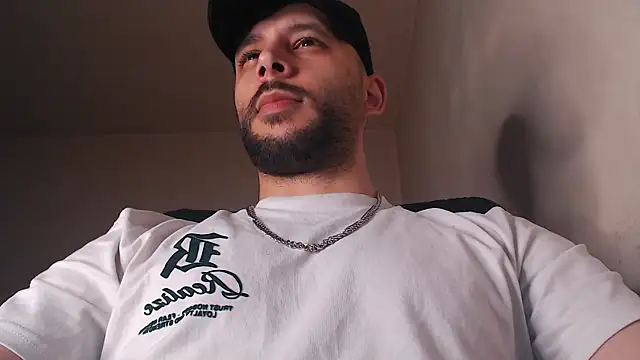 Snapshot of henryaxe chatting on 05.23.26 henryaxe online show from 05.23.26