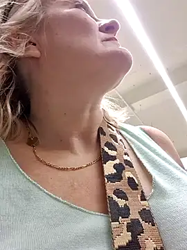 lady charlyne online show from 01.14.25