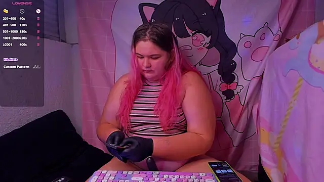 Freakcute  online show from 12.07.24