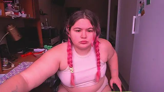 Freakcute  online show from 12.19.24