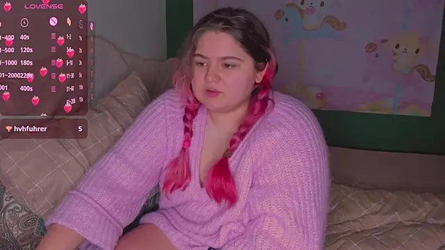 Freakcute  online show from 03.11.25